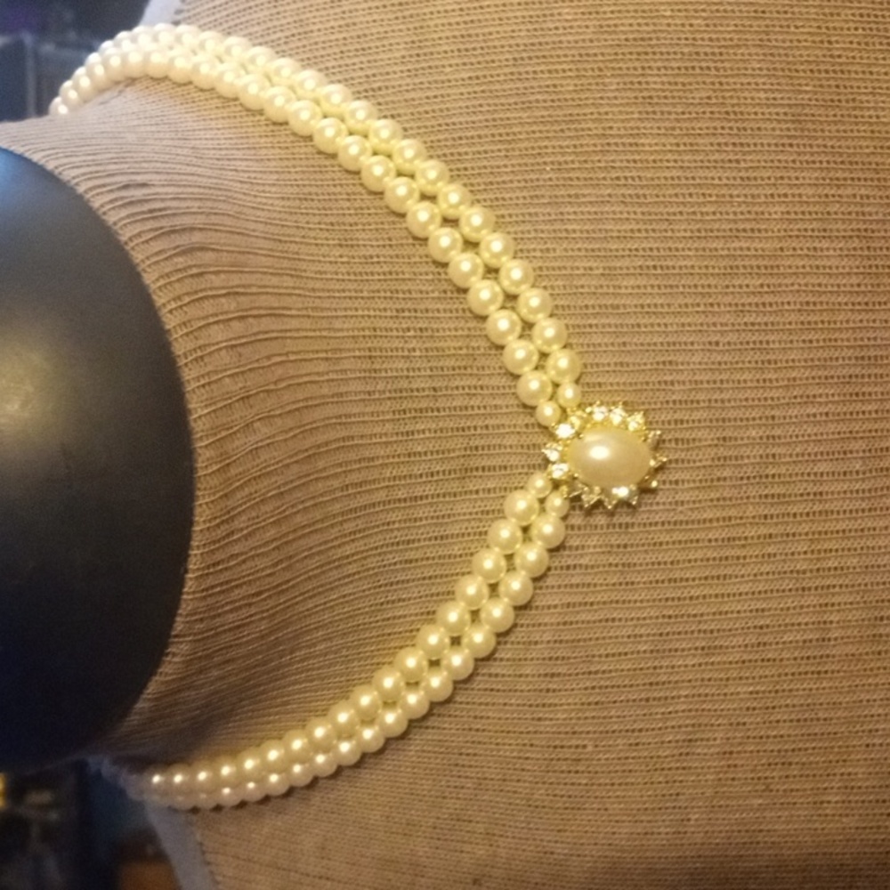 Avon 3 pc set necklace and bracelet and earrings